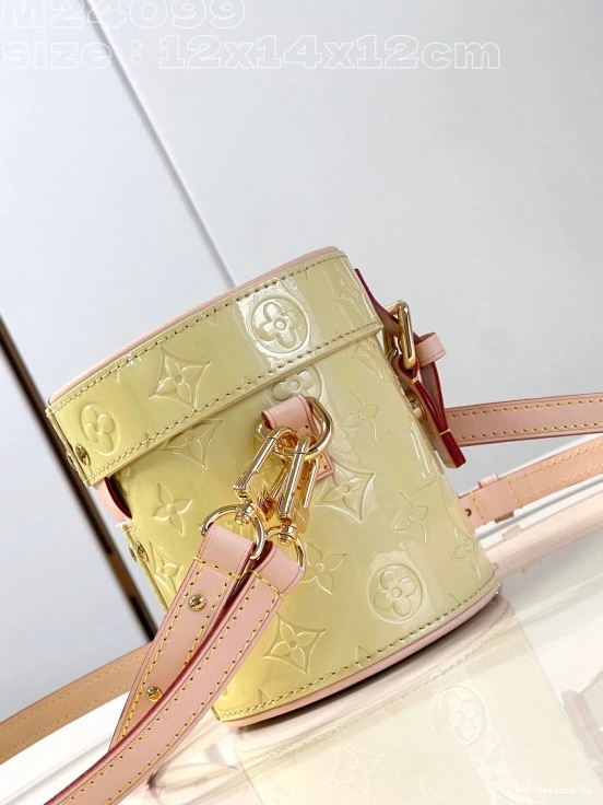 AAA Pruses Bags LOUIS Astor VUITTON 0811